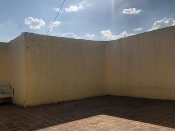 322 M2, PENTHOUSE 2 NIVELES, 3 CAJONES TECHADOS, FUENTES DE SATÉLITE