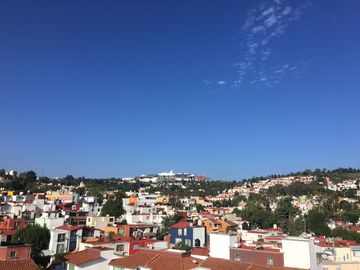 322 M2, PENTHOUSE 2 NIVELES, 3 CAJONES TECHADOS, FUENTES DE SATÉLITE