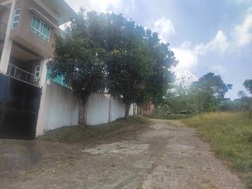 HOUSE AND LOT NEAR PICNIC GROVE AND PEOPLE'S PARK TAGAYTAY Cavite