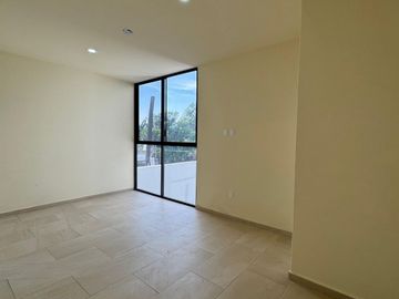 MODERNA CASA CON ALBERCA EN PRIVADA