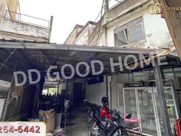 Commercial building, Soi Ratchadamnoen 2, Tha Hin, Lopburi