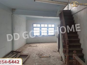 Commercial building, Soi Ratchadamnoen 2, Tha Hin, Lopburi