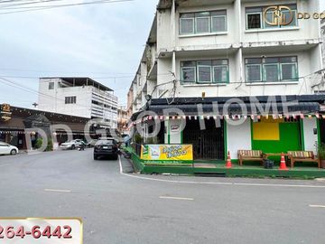 Commercial building, Soi Ratchadamnoen 2, Tha Hin, Lopburi