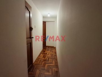Vendo Duplex En La Av El Golf Con Cochera 173 M2