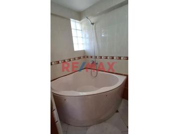 Vendo Duplex En La Av El Golf Con Cochera 173 M2