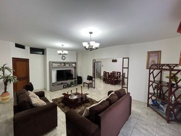 casa rentera de venta en manta zona norte