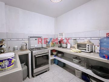 Venta Casa De Dos Pisos En Condominio Huanchaquito Alto
