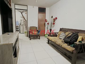 Venta Casa De Dos Pisos En Condominio Huanchaquito Alto