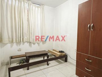 Venta Casa De Dos Pisos En Condominio Huanchaquito Alto