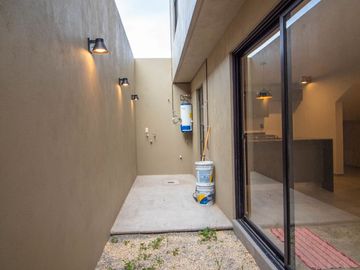 ESTRENA CASA EN FRAILES RESIDENCIAL