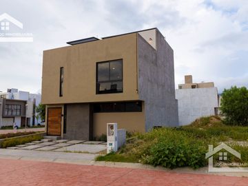 ESTRENA CASA EN FRAILES RESIDENCIAL
