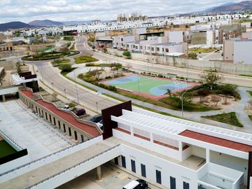 Departamento en renta con 2 recamaras y family room en Altos Juriquilla