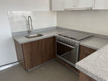 Departamento en renta con 2 recamaras y family room en Altos Juriquilla