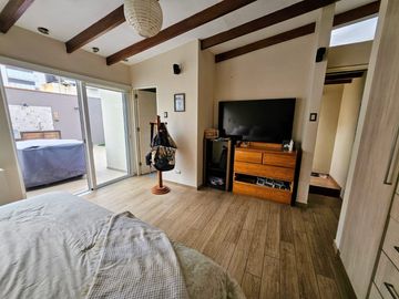 LINDA CASA REMODELADA A UNA CUADRA DEL MALECÓN DE MIRAFLORES