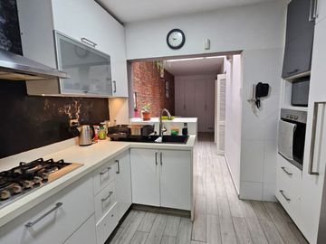 LINDA CASA REMODELADA A UNA CUADRA DEL MALECÓN DE MIRAFLORES