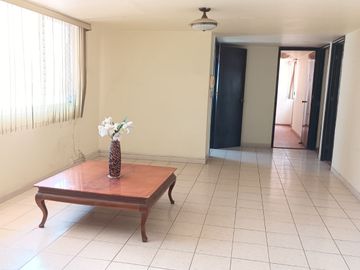 Casa en Venta Esquina en Jardines del Bosque con Excelente Ubicación