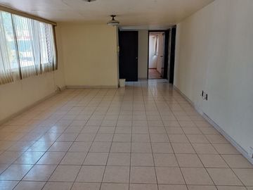 Casa en Venta Esquina en Jardines del Bosque con Excelente Ubicación