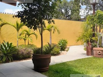 Casa En Venta En Ocotepec Cuernavaca Morelos 3 Recamaras Seminueva