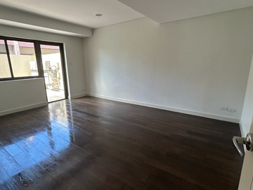 Rare Listing!!  3 Bedroom Townhouse For Sale in The Alvendia by Rockwell