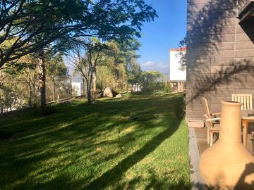 Casa en Venta de tres recamaras y amplio jardín en Vista Real