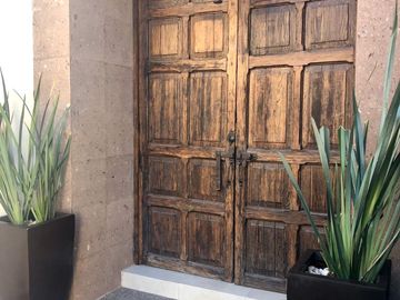 Casa en Venta de tres recamaras y amplio jardín en Vista Real