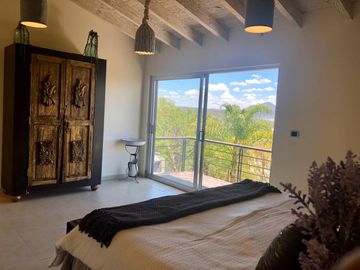 Casa en Venta de tres recamaras y amplio jardín en Vista Real