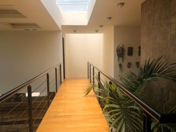 Casa en Venta de tres recamaras y amplio jardín en Vista Real