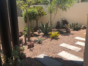 Casa en Venta de tres recamaras y amplio jardín en Vista Real