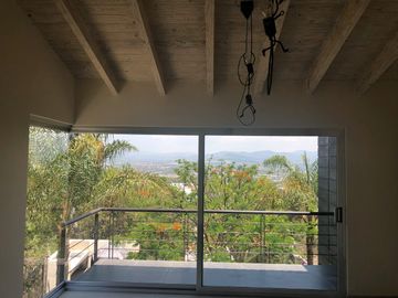 Casa en Venta de tres recamaras y amplio jardín en Vista Real