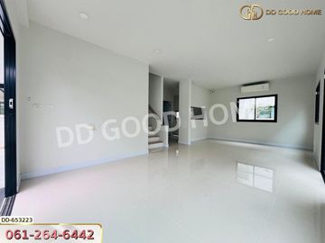 Twin house, Britannia Village, Kookot Station, Pathum Thani, near BTS Kookot