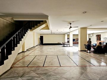 RUMAH, RUANG USAHA STRATEGIS di ZONA KOMERSIAL, Jl TEUKU CIK DITIRO, MENTENG, JAKPUS