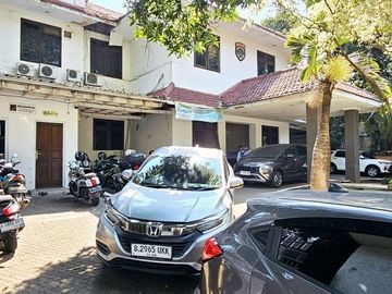 RUMAH, RUANG USAHA STRATEGIS di ZONA KOMERSIAL, Jl TEUKU CIK DITIRO, MENTENG, JAKPUS