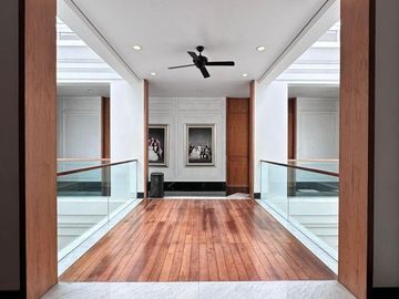 RUMAH MEWAH dgn BASEMENT, CARPORT LUAS di PERMATA HIJAU, JAKSEL