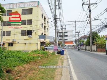 ที่ดินเปล่า ซอยรามอินทรา 65 แยก 27 เนื้อที่ 76 ตรว. ใกล้เพลินนารี่มอลล์ ถนนรามอินทรา แขวงจรเข้บัว เขตบางกะปิ กรุงเทพมหานคร