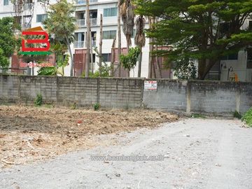 ที่ดินเปล่า ซอยรามอินทรา 65 แยก 27 เนื้อที่ 76 ตรว. ใกล้เพลินนารี่มอลล์ ถนนรามอินทรา แขวงจรเข้บัว เขตบางกะปิ กรุงเทพมหานคร