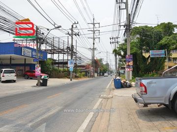 ที่ดินเปล่า ซอยรามอินทรา 65 แยก 27 เนื้อที่ 76 ตรว. ใกล้เพลินนารี่มอลล์ ถนนรามอินทรา แขวงจรเข้บัว เขตบางกะปิ กรุงเทพมหานคร