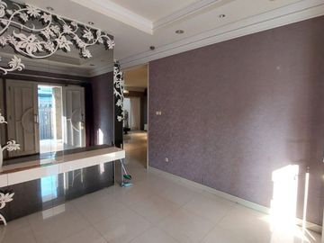 Rumah Puri Galaxy Mewah 2 Lantai Dekat Araya MERR Kertajaya Siap Huni SHM