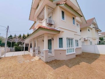 บ้านเดี่ยวในโครงการ บ้านนนนิภา แม่โจ้ หลังมุม พื้นที่สวนเยอะ 3ห้องนอน 3ห้องน้ำ ใกล้มหาลัยแม่โจ้
