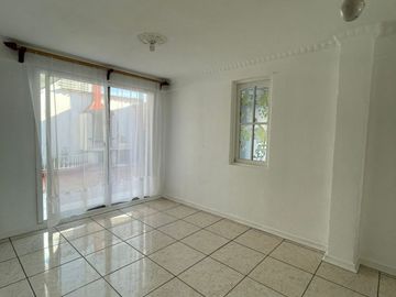 Casa a Pasos de Metro Las Parcelas, Maipu