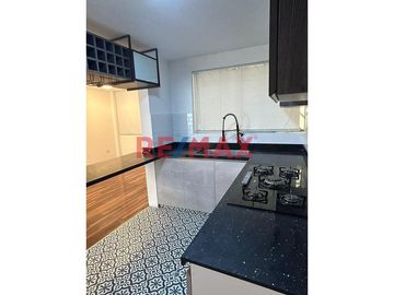 Venta De Exclusivo Departamento De 92 M² En Urb. Alameda Del Golf - Primer Piso Con Cochera - $140,000