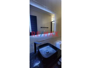 Venta De Exclusivo Departamento De 92 M² En Urb. Alameda Del Golf - Primer Piso Con Cochera - $140,000