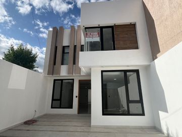 MODERNAS CASAS INDEPENDIENTES DE VENTA, Sector Ricaurte C1397