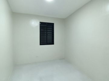 5br House for sale in Laguna Bel Air 2 with 2 Car Garage