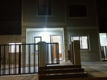 5br House for sale in Laguna Bel Air 2 with 2 Car Garage