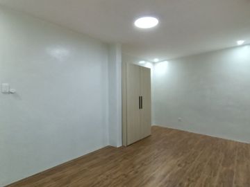 5br House for sale in Laguna Bel Air 2 with 2 Car Garage