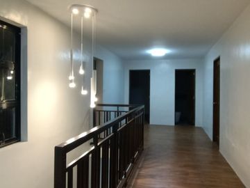 5br House for sale in Laguna Bel Air 2 with 2 Car Garage