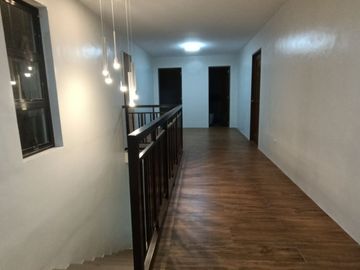 5br House for sale in Laguna Bel Air 2 with 2 Car Garage