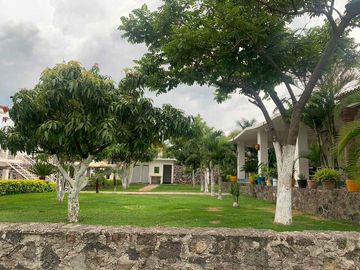 ¡Gran Oportunidad en Yautepec, Morelos!  Casa en Esquina con Amplias Amenidades y Excelente Ubicación