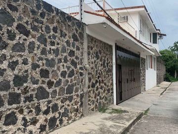 ¡Gran Oportunidad en Yautepec, Morelos!  Casa en Esquina con Amplias Amenidades y Excelente Ubicación