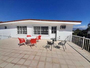 ¡Gran Oportunidad en Yautepec, Morelos!  Casa en Esquina con Amplias Amenidades y Excelente Ubicación